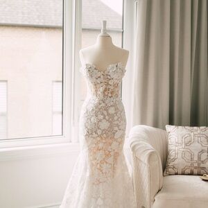 Strapless Floral Lace Wedding Dress in Ivory